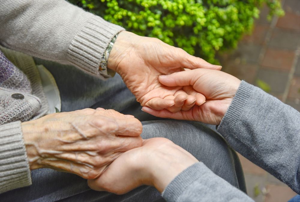 介護や認知症への備え 遠方で暮らすご両親のために備える保険は？